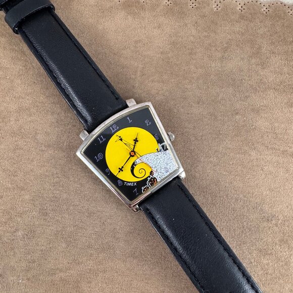 Vintage Disney X Timex Nightmare before Christmas and Halloween unisex watch. - Picture 5 of 8